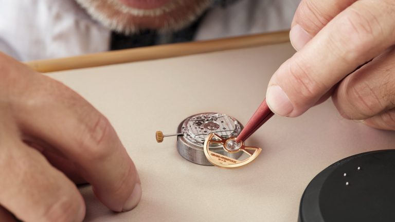 Girard-Perregaux เปิดตัว Calibre GP4800 กลไกอัตโนมัติ In-House ใหม่!
